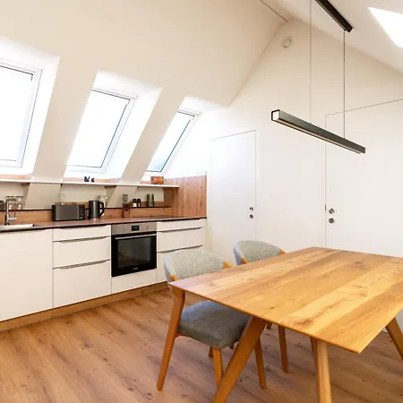 Lenzlhof Apartment *
